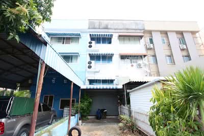 ขาย - ขายตึก 3.5ล้าน พระยาสุเรนทร์ 25ตร.ว. 3ชั้นครึ่ง สภาพพอใช้ เหมาะทำโรงเรียนกวดวิชา ที่สต๊อกสินค้า, กรุงเทพ