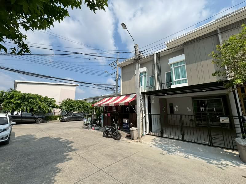 หมู่บ้านซิตี้เซ้น พระยาสุเรนทร์30 บางชัน คลองสามวา, กรุงเทพ, พระยาสุเรนทร์30, บางชัน, คลองสามวา, กรุงเทพ, 80 ตร.ม., ทาวน์เฮ้าส์ ขาย, โดย นภัสศรณ์ วงศ์สินไทยกร (นันท์), 500234064 - DDproperty.com