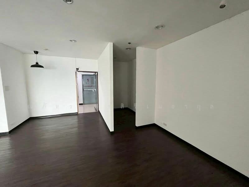 ให้เช่าห้องออฟฟิศ 76 ตรม. สุขุมวิท ใกล้รถไฟฟ้า BTSเอกมัย (TO8-01426), Bangkok, Khlong Tan Nua, Watthana, Bangkok, , 76 sqm, Office Space For Rent, by ณภัทร พรสิริเมธากุล, 500234070 - DDproperty.com