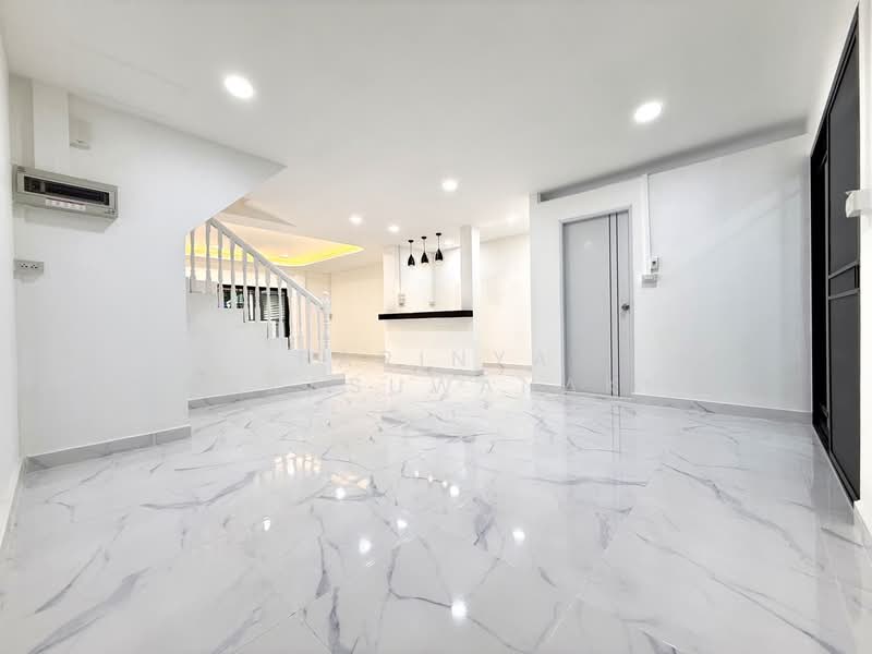 ซอยเพชรเกษม68 แยก37, Bangkok, Bang Kae Nua, Bang Khae, Bangkok, 3 Bedrooms, 190 sqm, Townhouse For Rent, by Parinya Ingkasuwanakul, 500234106 - DDproperty.com