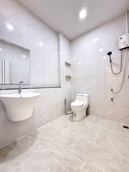 ซอยเพชรเกษม68 แยก37, Bangkok, Bang Kae Nua, Bang Khae, Bangkok, 3 Bedrooms, 190 sqm, Townhouse For Rent, by Parinya Ingkasuwanakul, 500234106 - DDproperty.com