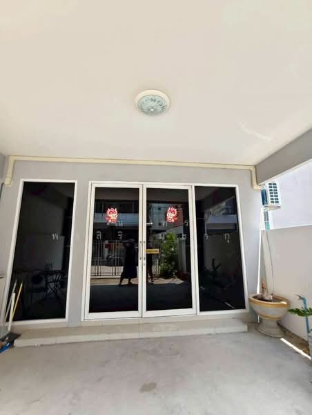 RK Biz Center Motorway - Airportlink, Bangkok, Motorway Road, Khlong Song Ton Nun, Lat Krabang, Bangkok, 2 Bedrooms, 200 sqm, Townhouse For Rent, by ณภัทร พรสิริเมธากุล, 500234153 - DDproperty.com