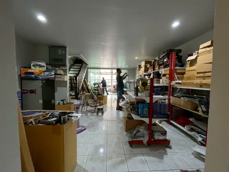 หมู่บ้านฉัตรทิพย์ ใกล้โลตัสนวมินทร์ ซอยนวมินทร์84, Bangkok, ถนนนวมินทร์, Nuan Chan, Bueng Kum, Bangkok, 2 Bedrooms, 120 sqm, Semi-Detached House (Twin House) For Sale, by คุณ สุภัตรา พลอยแดง (แพร), 500234186 - DDproperty.com