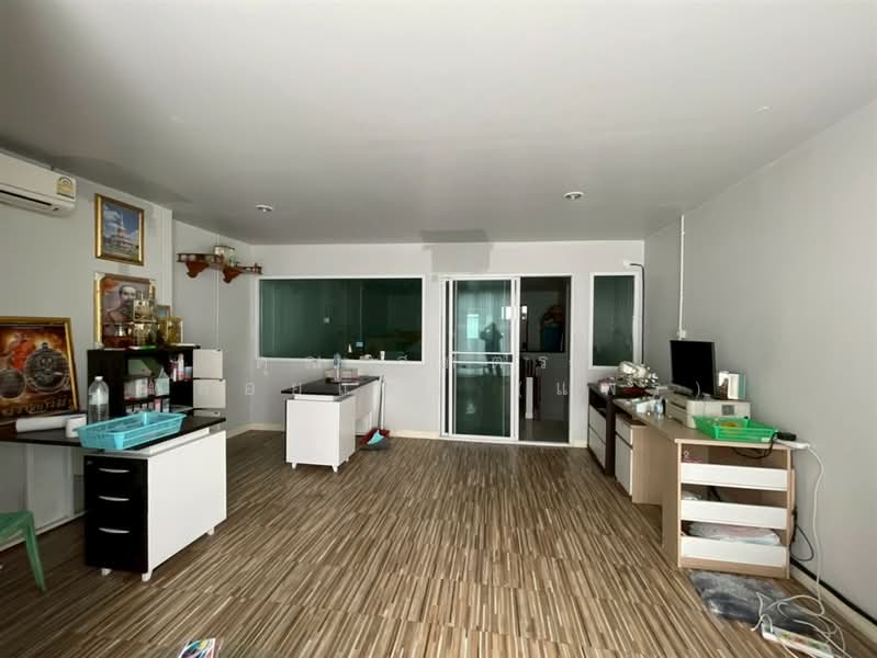 หมู่บ้านฉัตรทิพย์ ใกล้โลตัสนวมินทร์ ซอยนวมินทร์84, Bangkok, ถนนนวมินทร์, Nuan Chan, Bueng Kum, Bangkok, 2 Bedrooms, 120 sqm, Semi-Detached House (Twin House) For Sale, by คุณ สุภัตรา พลอยแดง (แพร), 500234186 - DDproperty.com