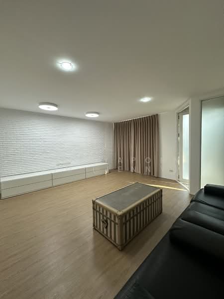 Baan Rock Garden Meng Jai, Bangkok, Wang Thonglang, Wang Thonglang, Bangkok, 3 Bedrooms, 250 sqm, Townhouse For Sale, by Tittayaporn Kim (Jenny), 500234195 - DDproperty.com