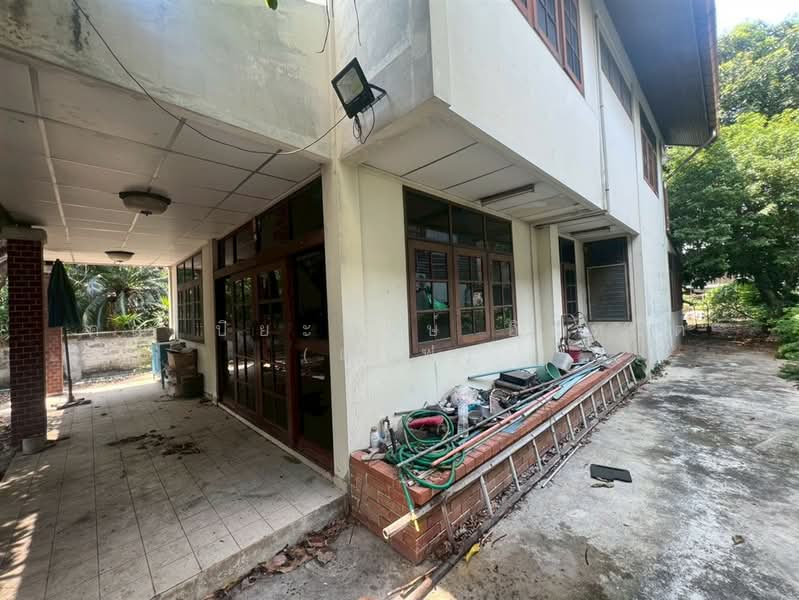 ขาย - ที่ดิน + สิ่งปลูกสร้าง 2 ชั้น 149 ตร.ว. ซอยพรานนก5 ใกล้แยกไฟฉาย, กรุงเทพ