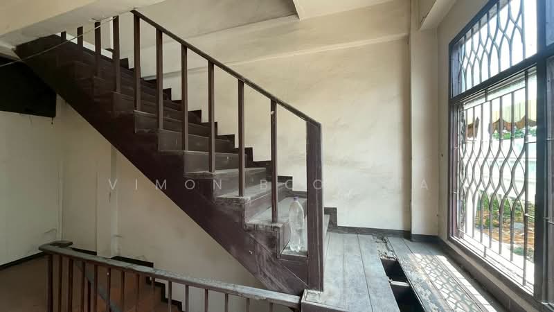 อาคารพาณิชย์ 4.5 ชั้นชั้ ห้าแยกปากเกร็ด, Nonthaburi, Pak Kret, Pak Kret, Nonthaburi, , 288 sqm, Shophouse For Sale, by Vimon Boodpha, 500234246 - DDproperty.com