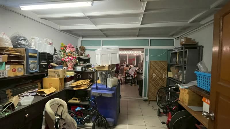 อาคารพาณิชย์ 4.5 ชั้นชั้ ห้าแยกปากเกร็ด, Nonthaburi, Pak Kret, Pak Kret, Nonthaburi, , 288 sqm, Shophouse For Sale, by Vimon Boodpha, 500234246 - DDproperty.com