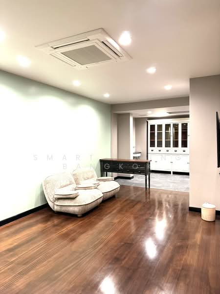 Baan Klang Krung Thonglor : บ้านกลางกรุงทองหล่อ, กรุงเทพ, 55 ซอยสุขุมวิท 55, คลองตันเหนือ, วัฒนา, กรุงเทพ, 370 ตร.ม., ทาวน์เฮ้าส์ ขาย, โดย Smart Living Bangkok, 500234263 - DDproperty.com