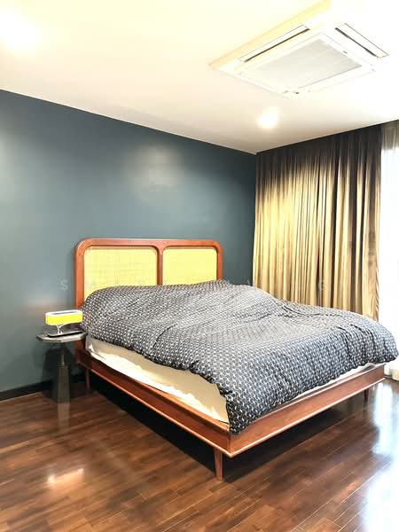 Baan Klang Krung Thonglor, Bangkok, 55 Soi Sukhumvit 55, Khlong Tan Nua, Watthana, Bangkok, 5 Bedrooms, 370 sqm, Townhouse For Sale, by Smart Living Bangkok, 500234263 - DDproperty.com