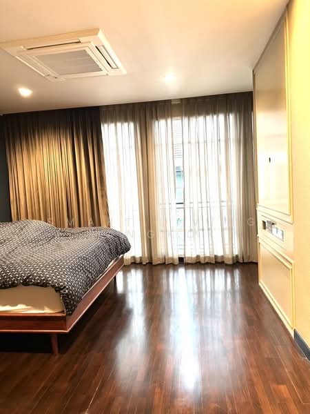 Baan Klang Krung Thonglor : บ้านกลางกรุงทองหล่อ, กรุงเทพ, 55 ซอยสุขุมวิท 55, คลองตันเหนือ, วัฒนา, กรุงเทพ, 370 ตร.ม., ทาวน์เฮ้าส์ ขาย, โดย Smart Living Bangkok, 500234263 - DDproperty.com