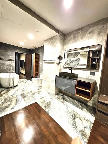 Baan Klang Krung Thonglor, Bangkok, 55 Soi Sukhumvit 55, Khlong Tan Nua, Watthana, Bangkok, 5 Bedrooms, 370 sqm, Townhouse For Sale, by Smart Living Bangkok, 500234263 - DDproperty.com