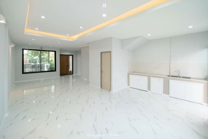 บ้าน 3 ชั้น คู้บอน27เเยก2, กรุงเทพ, รามอินทรา, คันนายาว, กรุงเทพ, 230 ตร.ม., ทาวน์เฮ้าส์ ขาย, โดย สมโพธิ เทศวิรัช, 500234268 - DDproperty.com