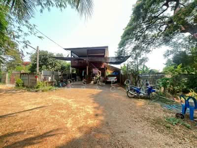ขาย - บ้านเดี่ยว 2 ชั้น 42 ตร.ว. ครึ่งปูนครึ่งไม้สัก สภาพดี จ.สิงห์บุรี, สิงห์บุรี