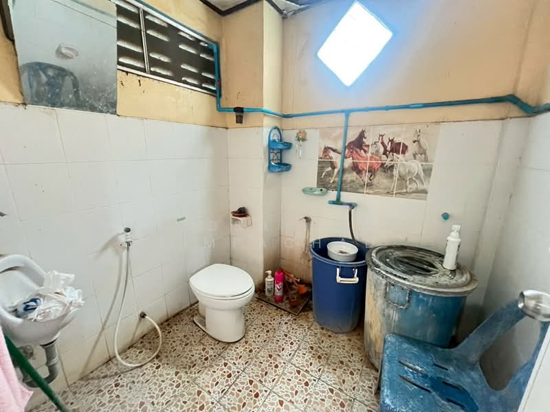 ขาย - บ้านเดี่ยว 2 ชั้น 42 ตร.ว. ครึ่งปูนครึ่งไม้สัก สภาพดี จ.สิงห์บุรี, สิงห์บุรี