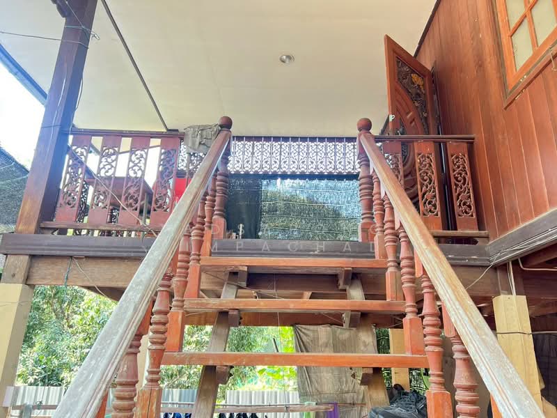 For Sale - บ้านเดี่ยว 2 ชั้น 42 ตร.ว. ครึ่งปูนครึ่งไม้สัก สภาพดี จ.สิงห์บุรี, Sing Buri