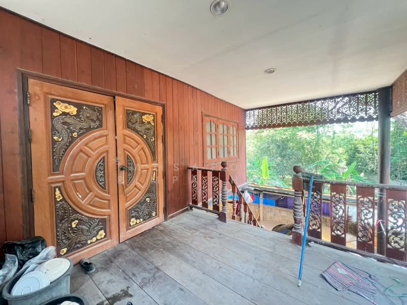 For Sale - บ้านเดี่ยว 2 ชั้น 42 ตร.ว. ครึ่งปูนครึ่งไม้สัก สภาพดี จ.สิงห์บุรี, Sing Buri