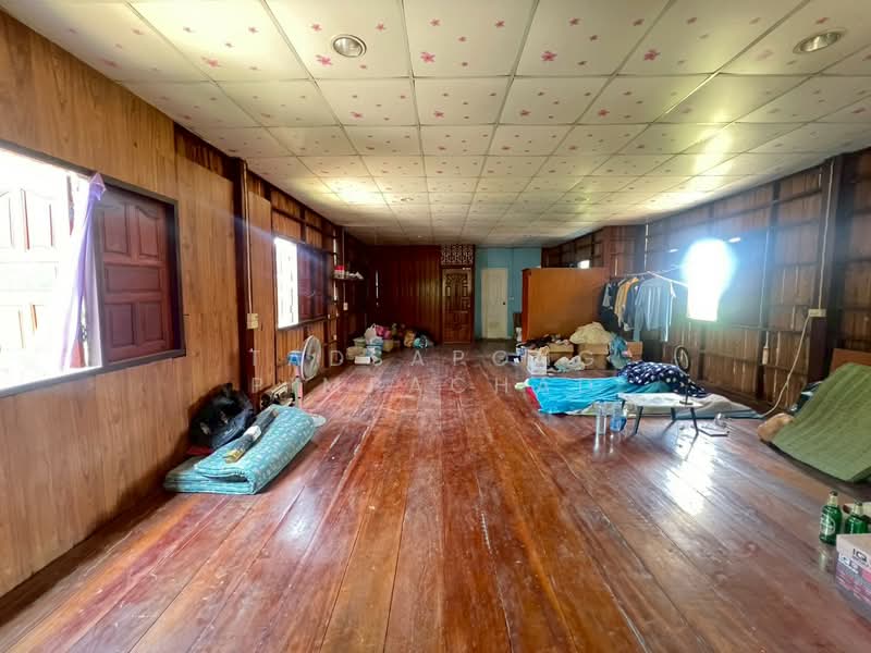 For Sale - บ้านเดี่ยว 2 ชั้น 42 ตร.ว. ครึ่งปูนครึ่งไม้สัก สภาพดี จ.สิงห์บุรี, Sing Buri