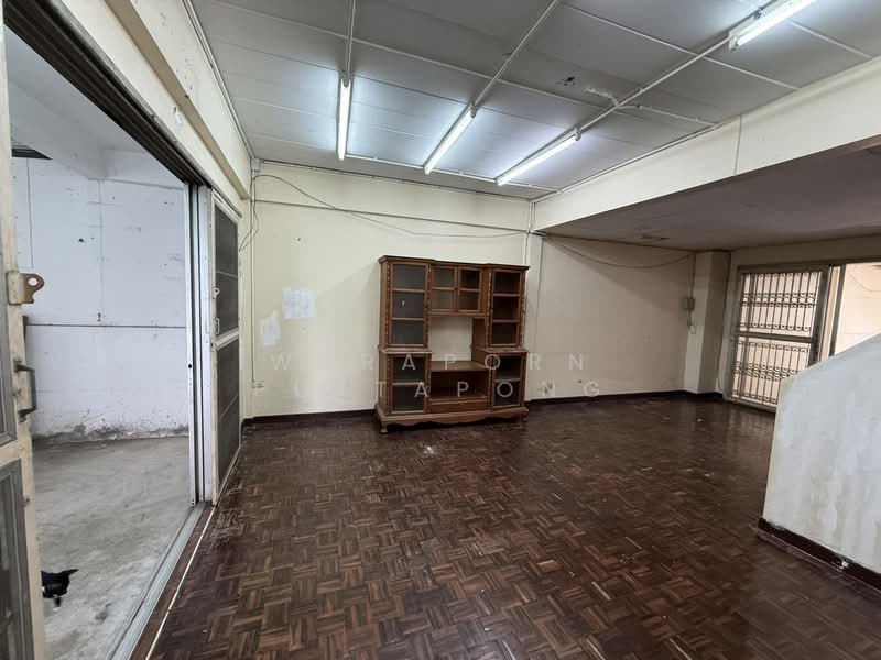 ประชาอุทิศ, Bangkok, Samsen Nok, Huai Khwang, Bangkok, , 200 sqm, Warehouse/Factory For Rent, by Waraporn Puttapong, 500234309 - DDproperty.com