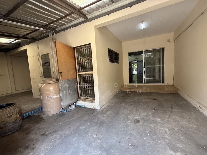 ประชาอุทิศ, Bangkok, Samsen Nok, Huai Khwang, Bangkok, , 200 sqm, Warehouse/Factory For Rent, by Waraporn Puttapong, 500234309 - DDproperty.com