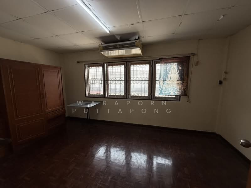 ประชาอุทิศ, Bangkok, Samsen Nok, Huai Khwang, Bangkok, , 200 sqm, Warehouse/Factory For Rent, by Waraporn Puttapong, 500234309 - DDproperty.com