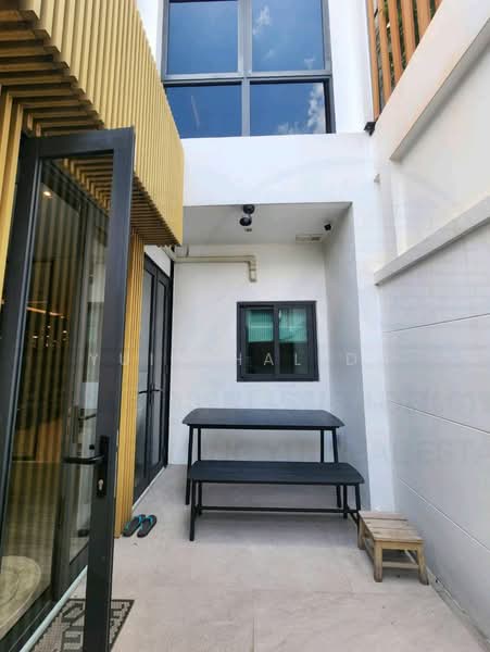 Prime Nine Ekamai, Bangkok, Soi Kamnoet Sap 2 Pradit Manutham Road, Bang Kapi, Huai Khwang, Bangkok, 4 Bedrooms, 315 sqm, Townhouse For Sale, by Yui Chalida, 500234319 - DDproperty.com