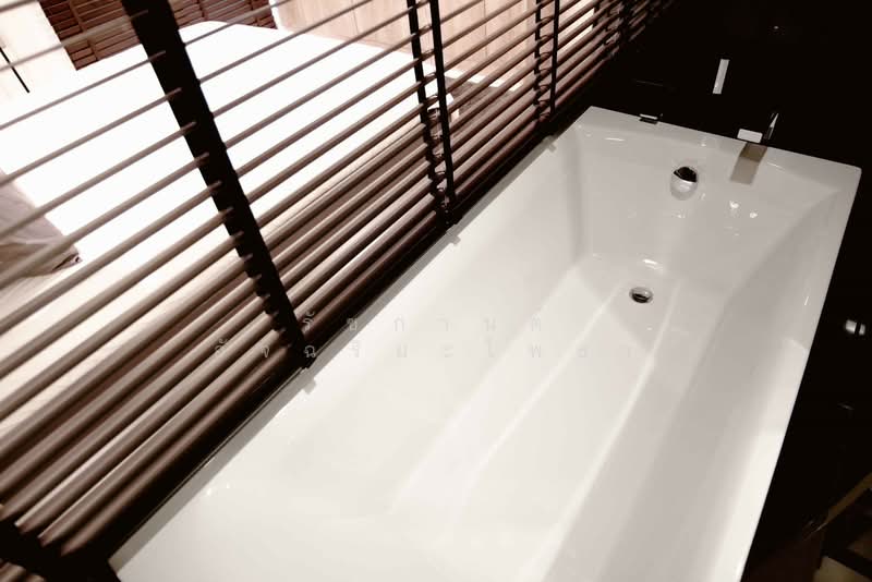 Rhythm Sukhumvit 36-38, Bangkok, 55 Soi Sukhumvit 36, Sukhumvit Road, Phra Kanong, Khlong Toei, Bangkok, 1 Bedroom, 59 sqm, Condo For Rent, by รัชกานต์ อัจฉริยะโพธา, 500234333 - DDproperty.com