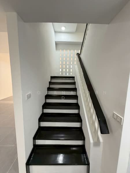 ทาวน์โฮม 4.5 ชั้นพร้อมลิฟต์ ใกล้ bts ปุณณวิถี 800 เมตร, Bangkok, Bang Chak, Phra Khanong, Bangkok, 4 Bedrooms, 300 sqm, Townhouse For Sale, by Angsanaporn D, 500234341 - DDproperty.com