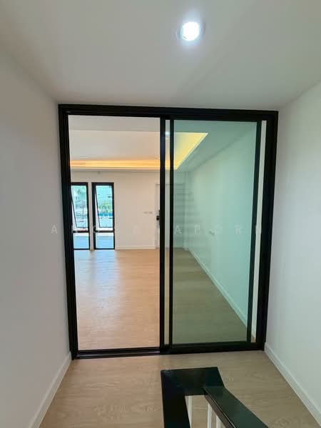 ทาวน์โฮม 4.5 ชั้นพร้อมลิฟต์ ใกล้ bts ปุณณวิถี 800 เมตร, Bangkok, Bang Chak, Phra Khanong, Bangkok, 4 Bedrooms, 300 sqm, Townhouse For Sale, by Angsanaporn D, 500234341 - DDproperty.com