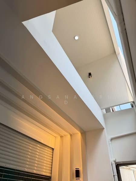 ทาวน์โฮม 4.5 ชั้นพร้อมลิฟต์ ใกล้ bts ปุณณวิถี 800 เมตร, Bangkok, Bang Chak, Phra Khanong, Bangkok, 4 Bedrooms, 300 sqm, Townhouse For Sale, by Angsanaporn D, 500234341 - DDproperty.com