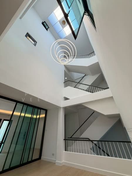 ทาวน์โฮมตกแต่งใหม่ : สุขุมวิท 101, Bangkok, Bang Chak, Phra Khanong, Bangkok, 4 Bedrooms, 414 sqm, Townhouse For Sale, by Poonyaporn Veerabulyarit, 500234349 - DDproperty.com