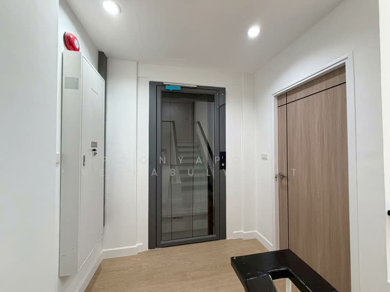 ทาวน์โฮมตกแต่งใหม่ : สุขุมวิท 101, Bangkok, Bang Chak, Phra Khanong, Bangkok, 4 Bedrooms, 414 sqm, Townhouse For Sale, by Poonyaporn Veerabulyarit, 500234349 - DDproperty.com