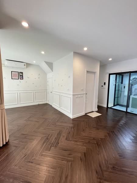 ให้เช่า - V Compound Bangna-Srinakarin : วี คอมพาวด์ บางนา-ศรีนครินทร์, สมุทรปราการ