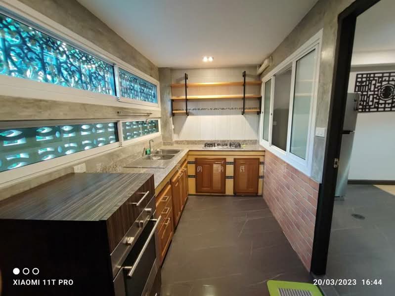 Townhouse modern decor 3 beds in a peaceful residential around Thong lo BTS, Bangkok, Sukhumvit, Khong Tan, Khlong Toei, Bangkok, 3 Bedrooms, 160 sqm, Townhouse For Rent, by ปรีชา จิตต์สมนึก, 500234351 - DDproperty.com