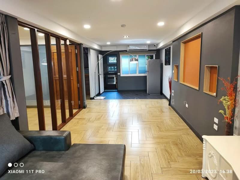 ทาวน์เฮ้าส์ 3 ห้องนอน โมเดินท์ เงียบ ไม่ไกลจาก บีทีเอสทองหล่อ, กรุงเทพ, Sukhumvit, คลองตัน, คลองเตย, กรุงเทพ, 160 ตร.ม., ทาวน์เฮ้าส์ ให้เช่า, โดย ปรีชา จิตต์สมนึก, 500234351 - DDproperty.com