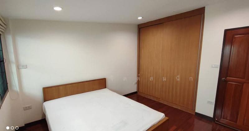 Townhouse modern decor 3 beds in a peaceful residential around Thong lo BTS, Bangkok, Sukhumvit, Khong Tan, Khlong Toei, Bangkok, 3 Bedrooms, 170 sqm, Townhouse For Rent, by ปรีชา จิตต์สมนึก, 500234351 - DDproperty.com