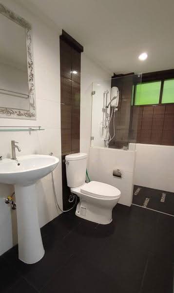 Townhouse modern decor 3 beds in a peaceful residential around Thong lo BTS, Bangkok, Sukhumvit, Khong Tan, Khlong Toei, Bangkok, 3 Bedrooms, 170 sqm, Townhouse For Rent, by ปรีชา จิตต์สมนึก, 500234351 - DDproperty.com
