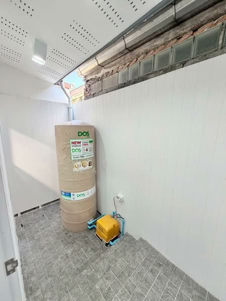 ทาวน์เฮ้าส์ : ซอยงามวงศ์วาน 35 (พงษ์เพชรพัฒนา), Bangkok, Thung Song Hong, Lak Si, Bangkok, 3 Bedrooms, 150 sqm, Townhouse For Sale, by Poonyaporn Veerabulyarit, 500234355 - DDproperty.com