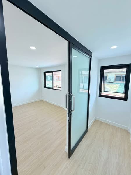 ทาวน์เฮ้าส์ : ซอยงามวงศ์วาน 35 (พงษ์เพชรพัฒนา), Bangkok, Thung Song Hong, Lak Si, Bangkok, 3 Bedrooms, 150 sqm, Townhouse For Sale, by Poonyaporn Veerabulyarit, 500234355 - DDproperty.com