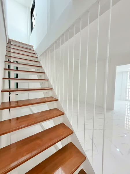 ทาวน์เฮ้าส์ : ซอยงามวงศ์วาน 35 (พงษ์เพชรพัฒนา), Bangkok, Thung Song Hong, Lak Si, Bangkok, 3 Bedrooms, 150 sqm, Townhouse For Sale, by Poonyaporn Veerabulyarit, 500234355 - DDproperty.com