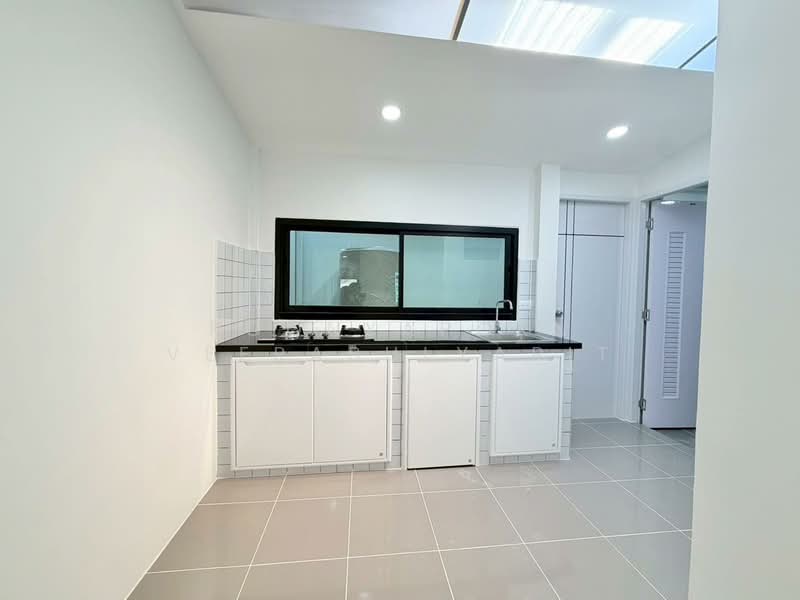 ทาวน์เฮ้าส์ : ซอยงามวงศ์วาน 35 (พงษ์เพชรพัฒนา), Bangkok, Thung Song Hong, Lak Si, Bangkok, 3 Bedrooms, 150 sqm, Townhouse For Sale, by Poonyaporn Veerabulyarit, 500234355 - DDproperty.com