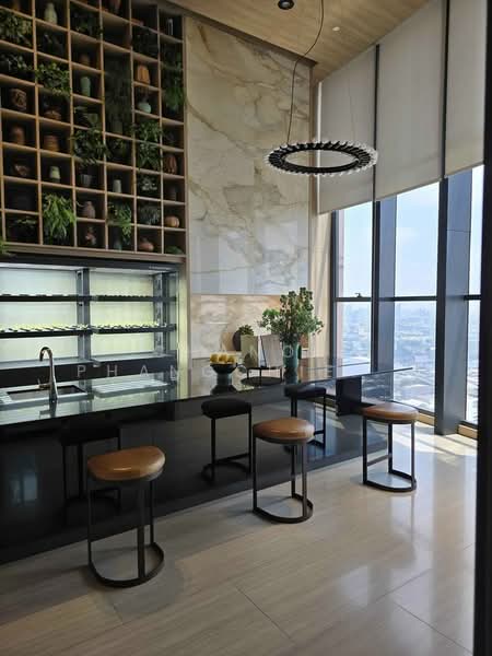 Oka Haus Sukhumvit 36, Bangkok, 3399 Rama 4 Road, Khong Tan, Khlong Toei, Bangkok, 2 Bedrooms, 50 sqm, Condo For Sale, by Chanon Phangchienghien, 500234356 - DDproperty.com