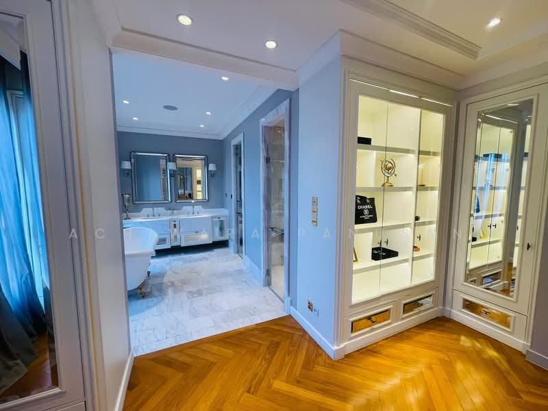 House Pool Villa sukhumvit 63 (ekkamai 28), Bangkok, สุขุมวิท, Khlong Tan Nua, Watthana, Bangkok, 4 Bedrooms, 846 sqm, Single Detached House For Rent, by Achiwara Panusan, 500234375 - DDproperty.com