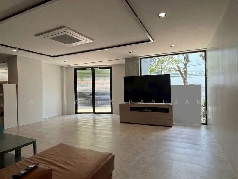 Home office Thonglor 25, Bangkok, สุขุมวิท, Khlong Tan Nua, Watthana, Bangkok, 3 Bedrooms, 400 sqm, Single Detached House For Rent, by Achiwara Panusan, 500234377 - DDproperty.com