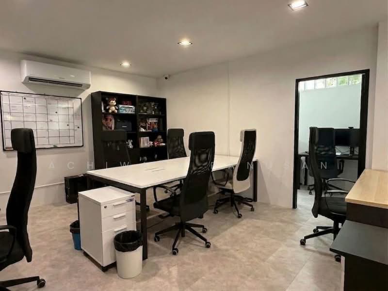 Home office Thonglor 25, Bangkok, สุขุมวิท, Khlong Tan Nua, Watthana, Bangkok, 3 Bedrooms, 400 sqm, Single Detached House For Rent, by Achiwara Panusan, 500234377 - DDproperty.com