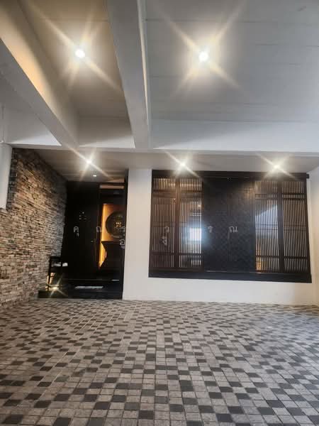 Garden House Rama 3, Bangkok, Soi Nonsi, Chong Nonsi, Yan Nawa, Bangkok, 5 Bedrooms, 400 sqm, Townhouse For Rent, by คุณรวีวรรณ อู่เงิน, 500234387 - DDproperty.com