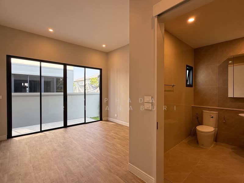 Narasiri Krungthep Kreetha, Bangkok, 69 Soi Pracha Ruamjai, Hua Mak, Bang Kapi, Bangkok, 5 Bedrooms, 551 sqm, Single Detached House For Sale, by Paphada Rattanaburi, 500234437 - DDproperty.com