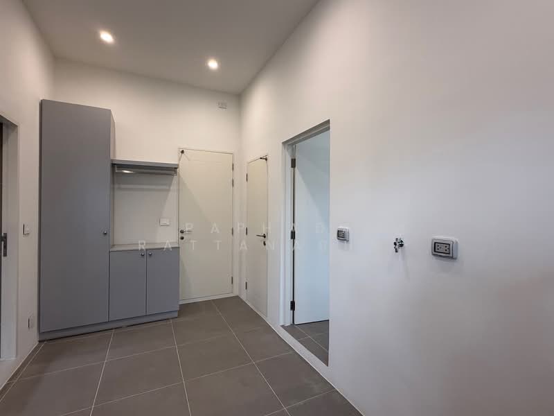 Narasiri Krungthep Kreetha, Bangkok, 69 Soi Pracha Ruamjai, Hua Mak, Bang Kapi, Bangkok, 5 Bedrooms, 551 sqm, Single Detached House For Sale, by Paphada Rattanaburi, 500234437 - DDproperty.com