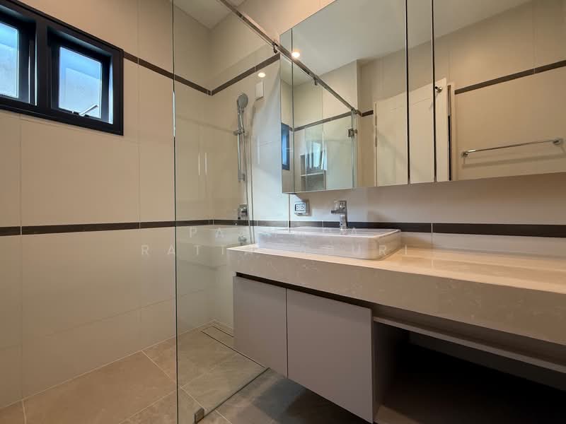 Narasiri Krungthep Kreetha, Bangkok, 69 Soi Pracha Ruamjai, Hua Mak, Bang Kapi, Bangkok, 5 Bedrooms, 551 sqm, Single Detached House For Sale, by Paphada Rattanaburi, 500234437 - DDproperty.com