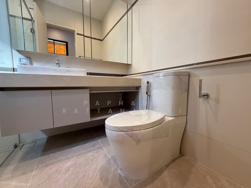 Narasiri Krungthep Kreetha, Bangkok, 69 Soi Pracha Ruamjai, Hua Mak, Bang Kapi, Bangkok, 5 Bedrooms, 551 sqm, Single Detached House For Sale, by Paphada Rattanaburi, 500234437 - DDproperty.com